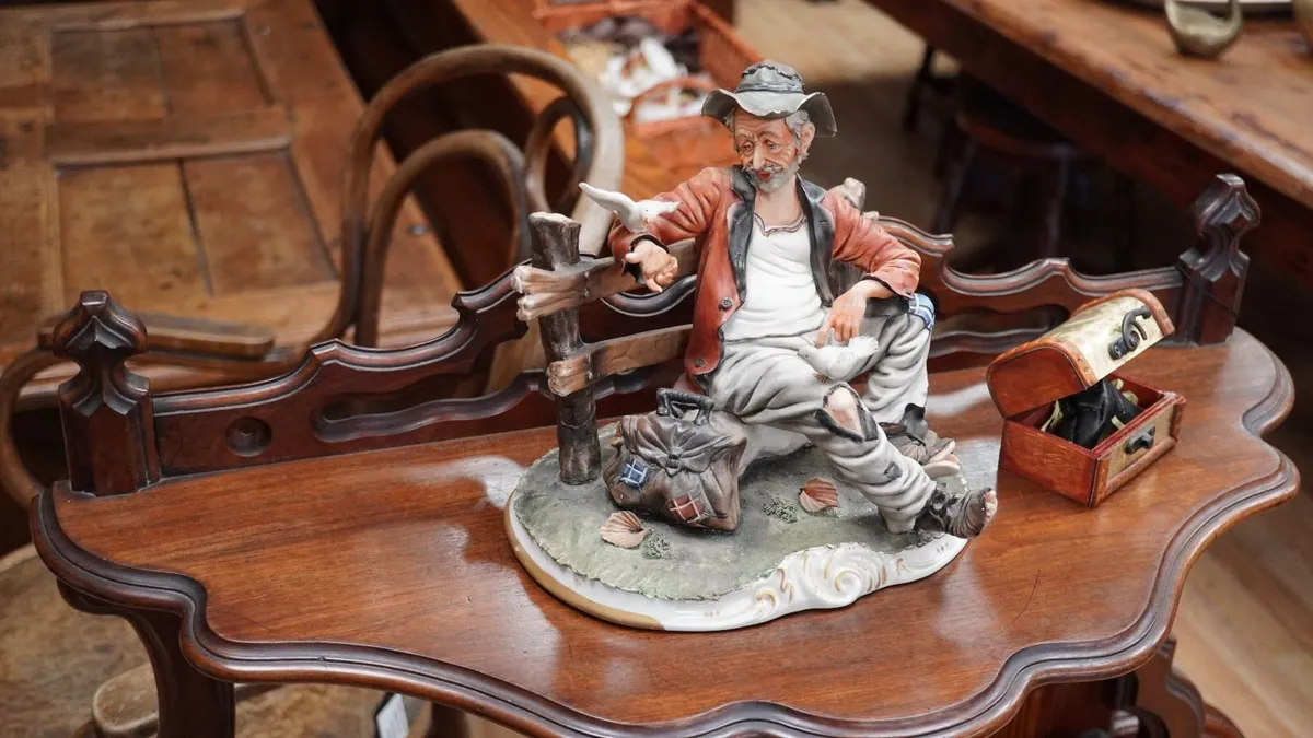 Capodimonte Figurine - Image 1
