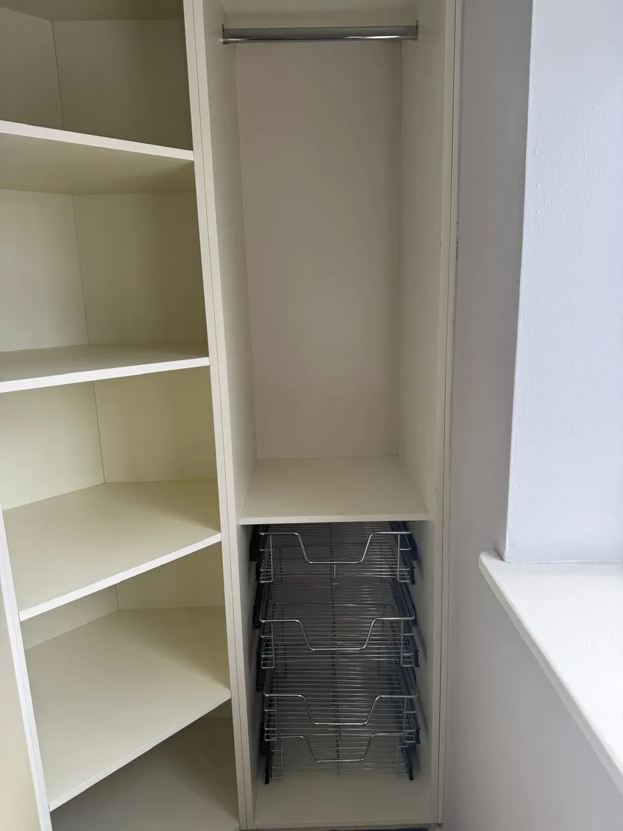 Built in wardrobe - Image 2