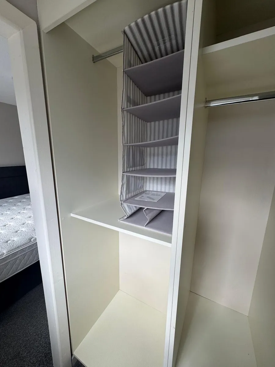 Built in wardrobe - Image 4