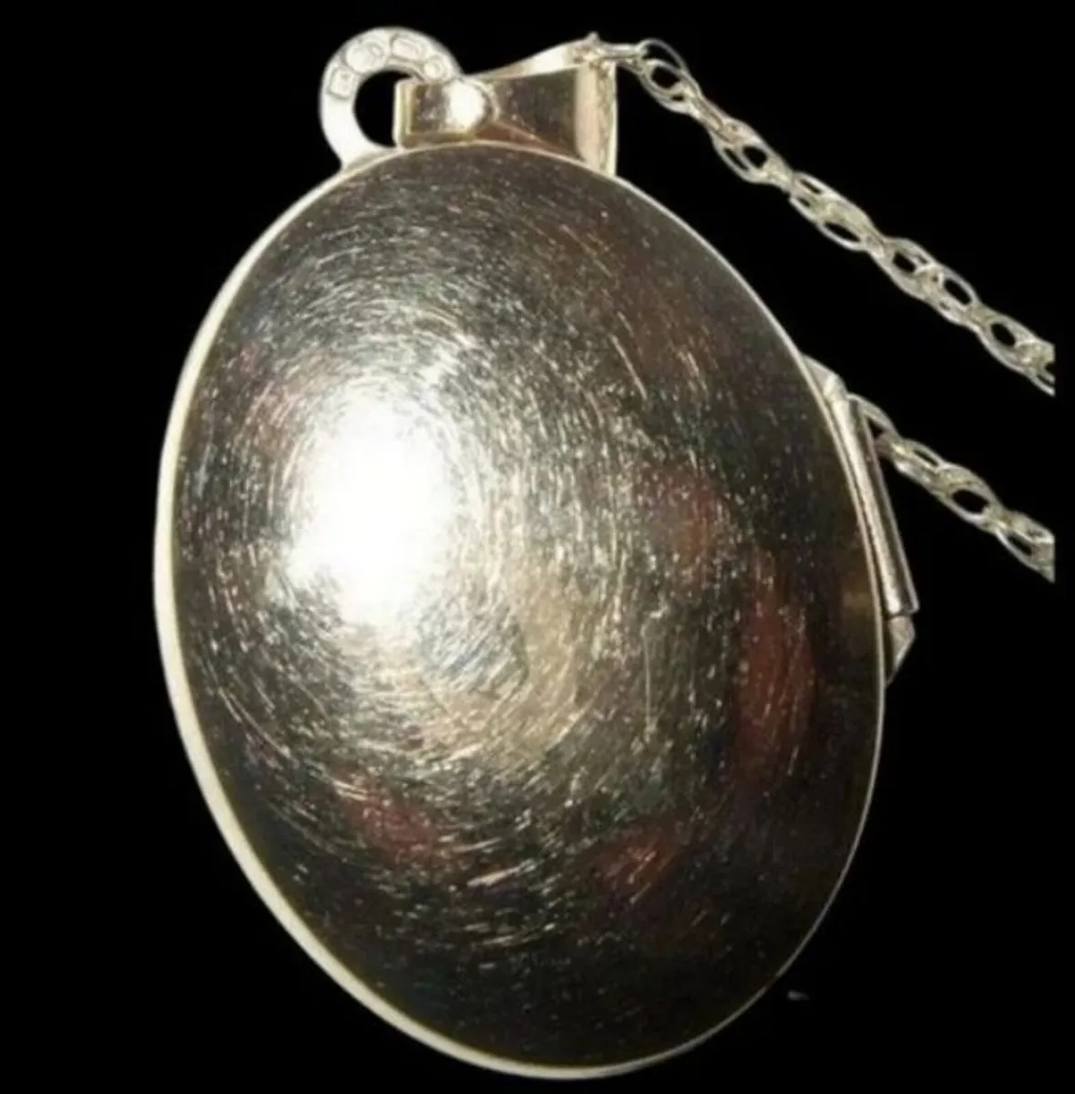 Vintage Hallmarked 9ct Gold Locket & Chain - Image 2