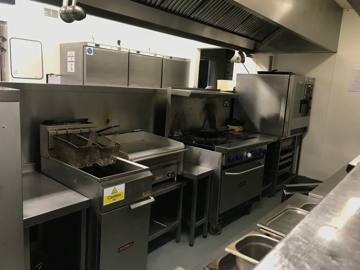 Kitchen equipment - Image 1