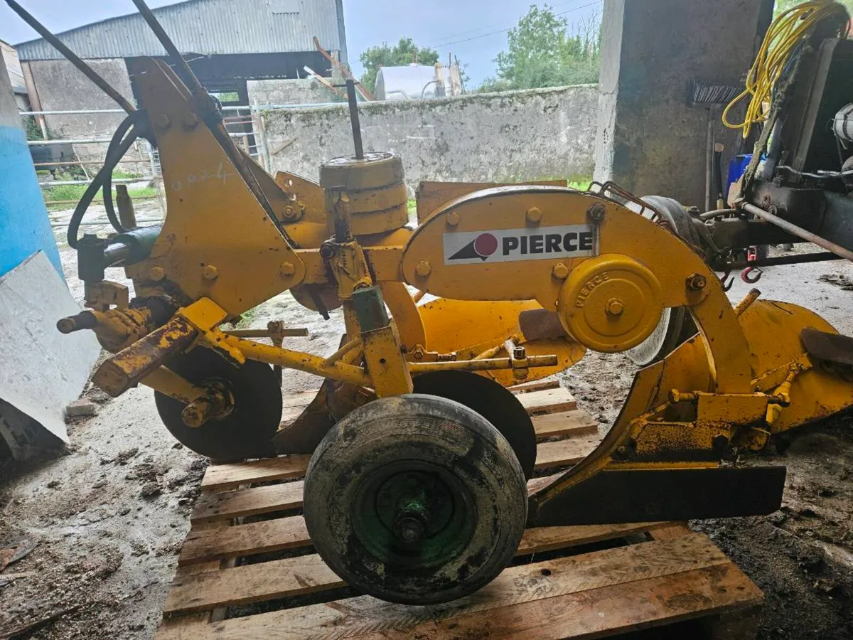 Rare Pierce competition plough - Image 3