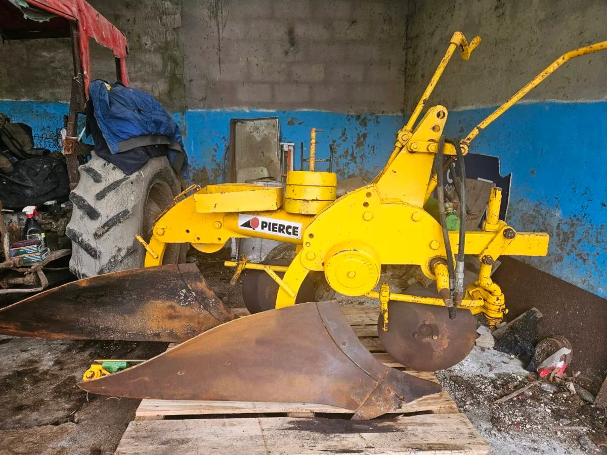 Rare Pierce competition plough - Image 2