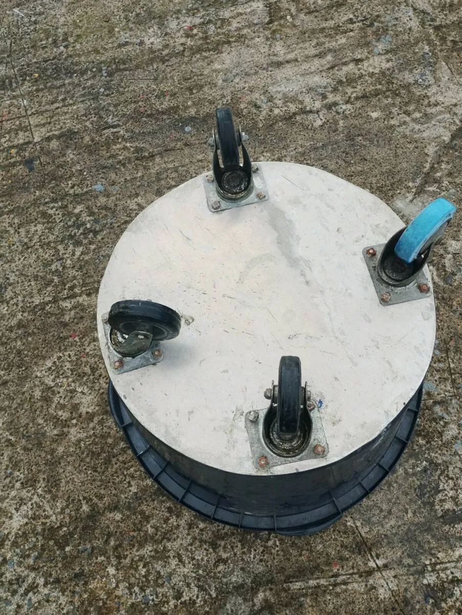 For sale large plastering mixing drum on wheels - Image 1