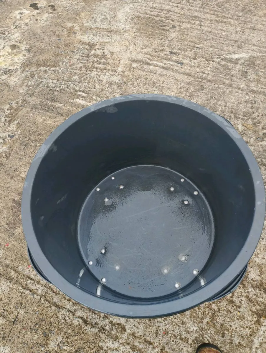 For sale large plastering mixing drum on wheels - Image 2