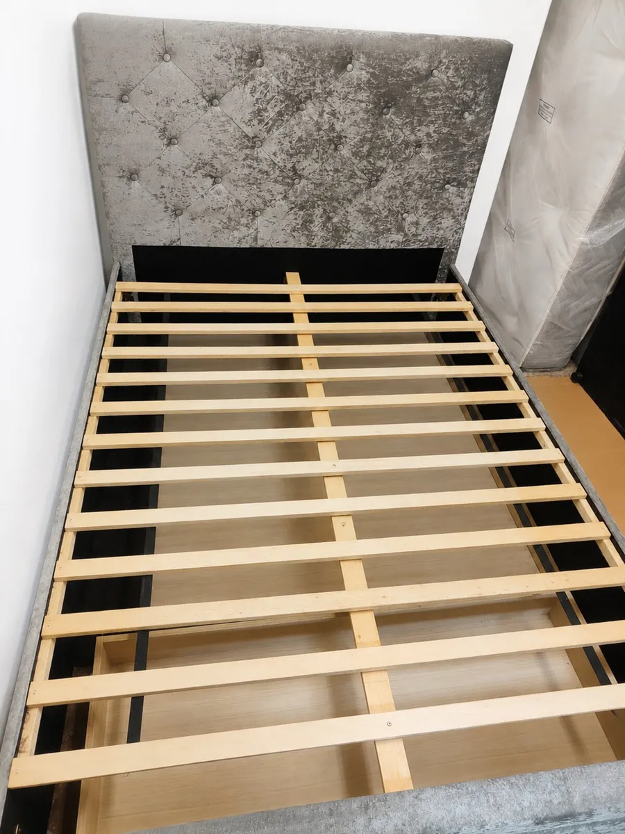 Bed frame - Image 1