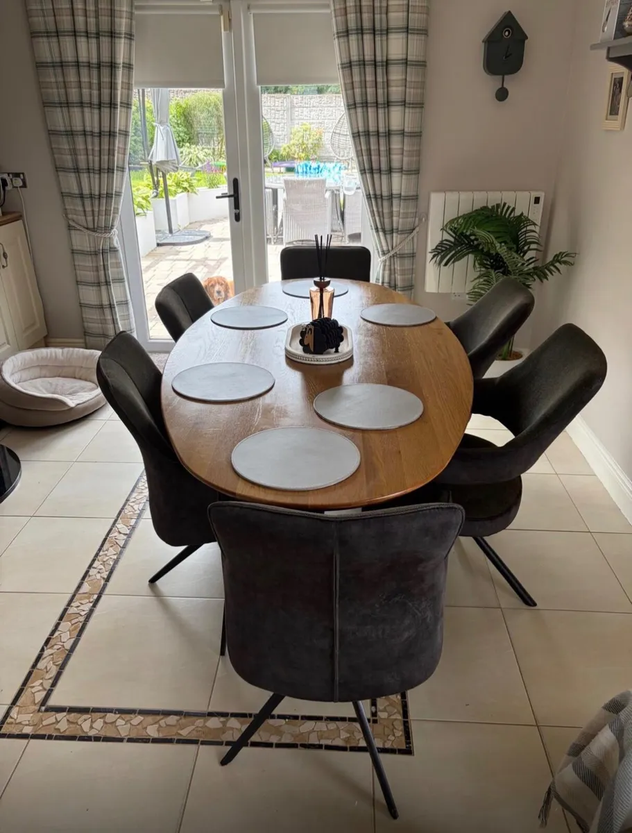 Kitchen/Dining table and chairs - Image 3