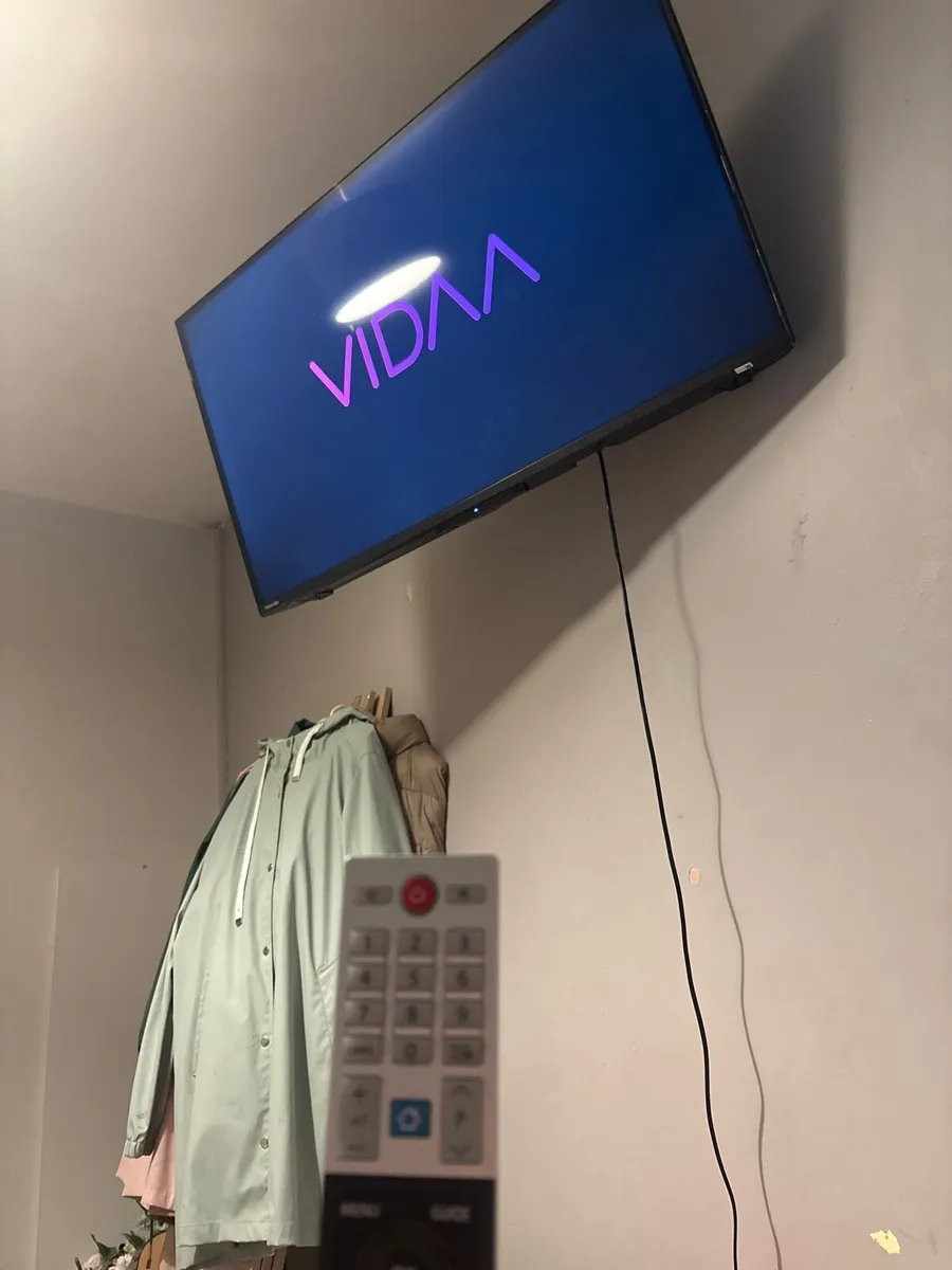 Toshiba Tv - Image 2