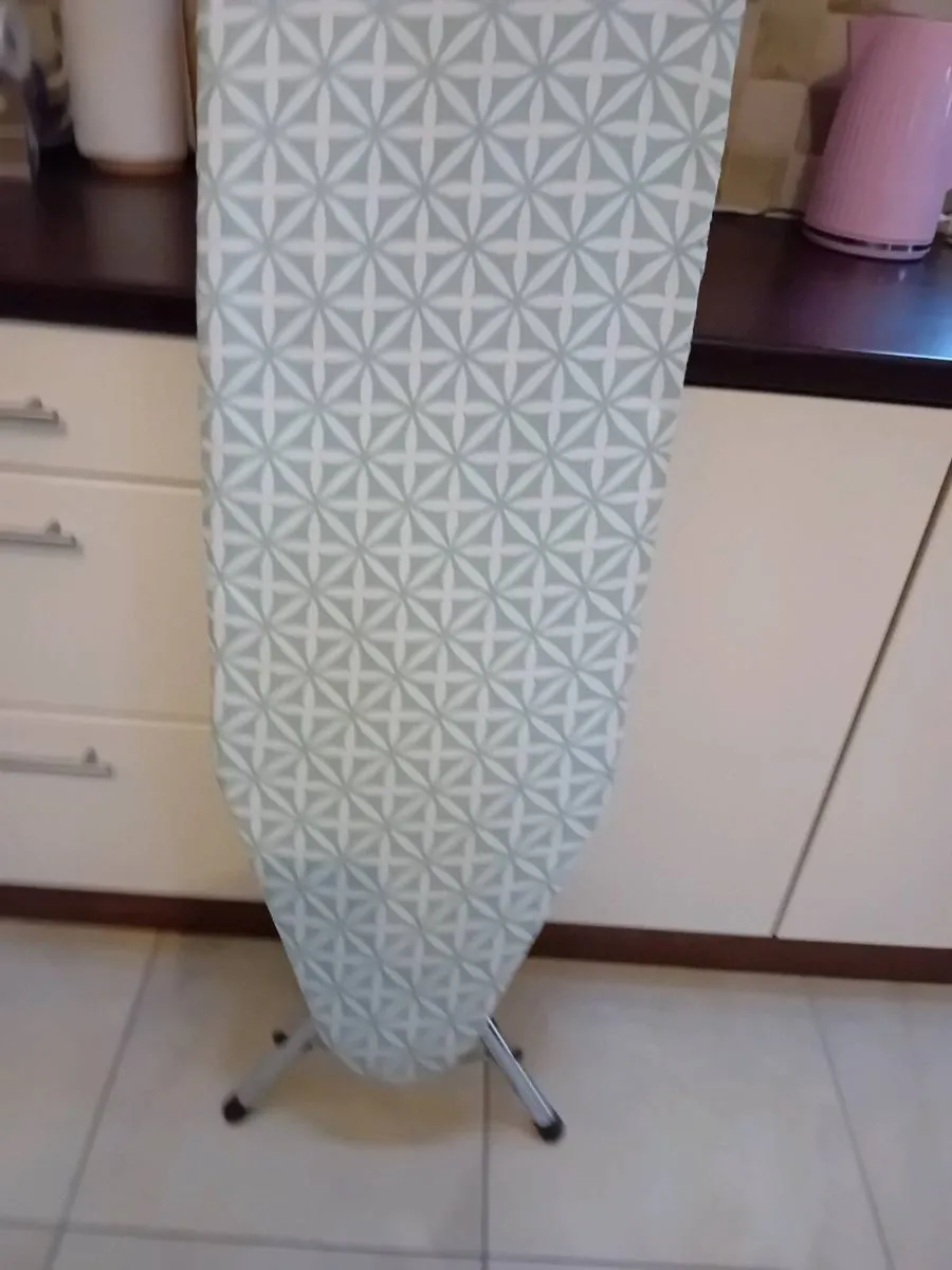 NEW STEAM IRON PLUS IRONING BOARD - Image 2
