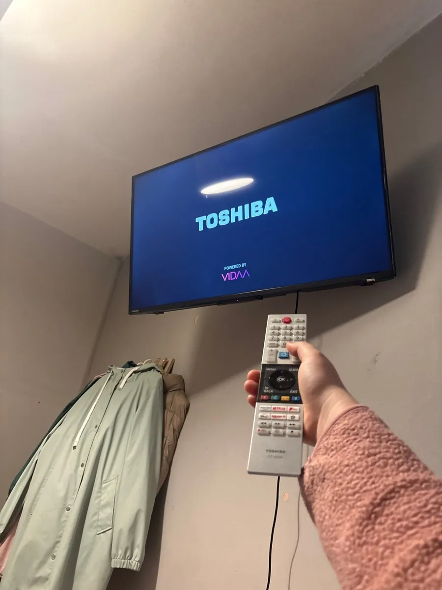 Toshiba Tv - Image 1