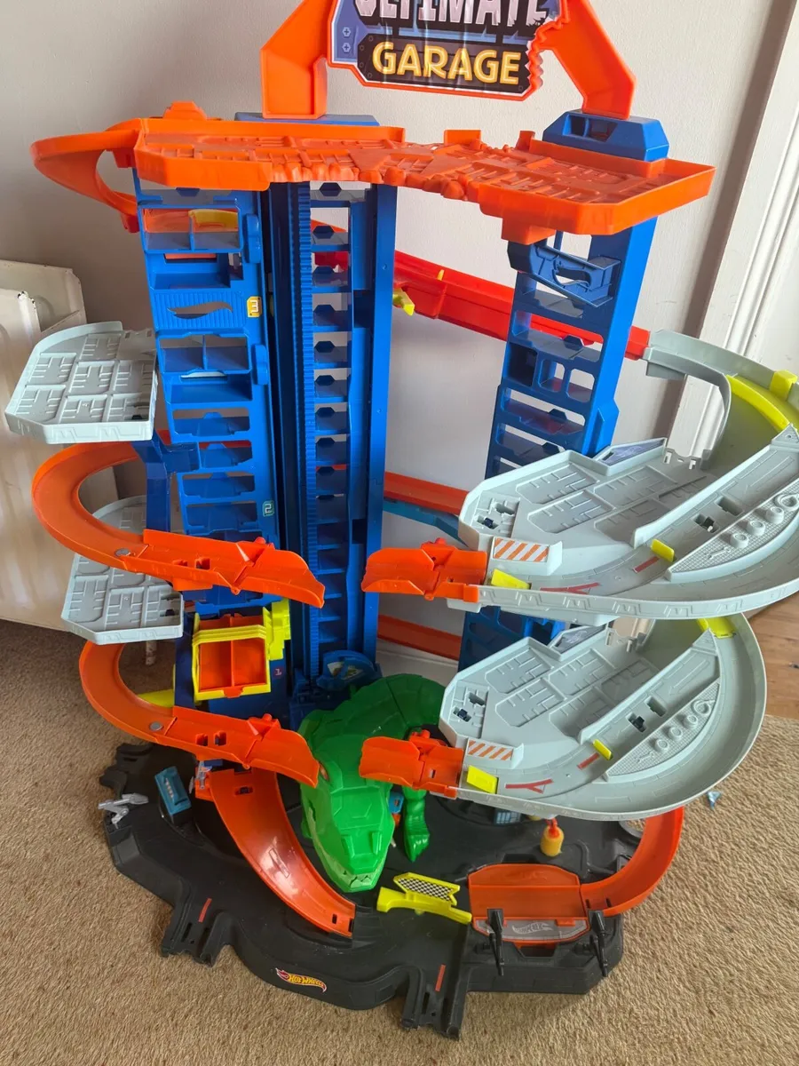 Hot Wheels Ultimate Dino Garage - Image 2