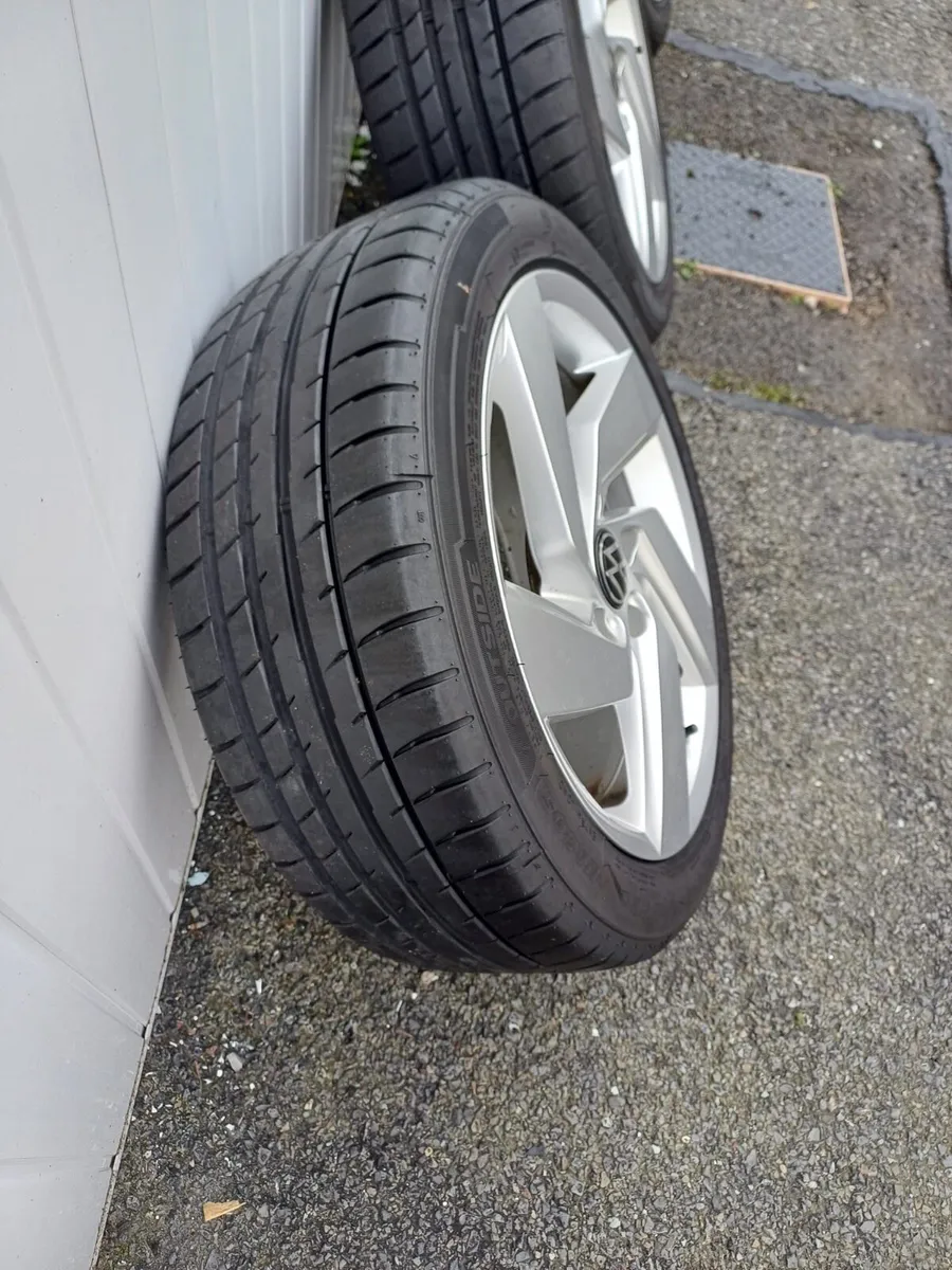 17 inch Volkswagen alloys for sale - Image 4