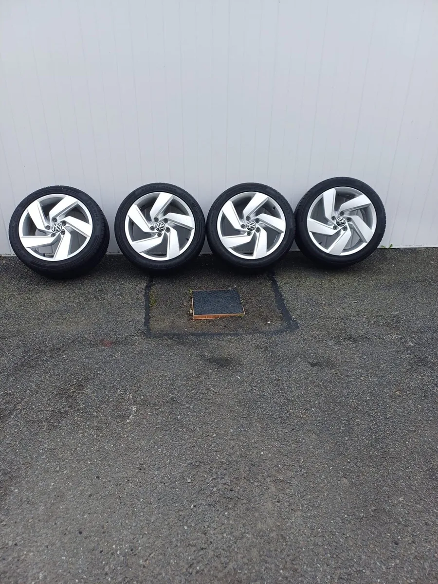 17 inch Volkswagen alloys for sale - Image 1