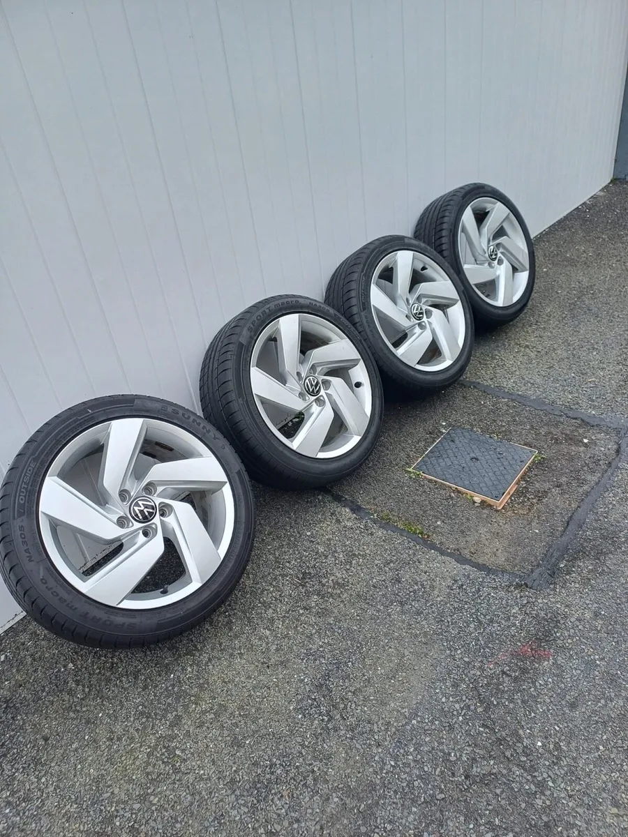 17 inch Volkswagen alloys for sale - Image 2