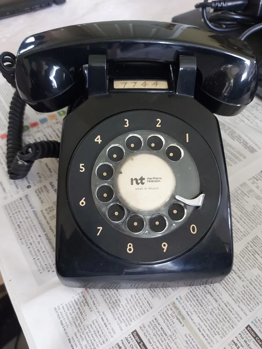 Vintage Northern Telecom Landline Phone in excelle - Image 1