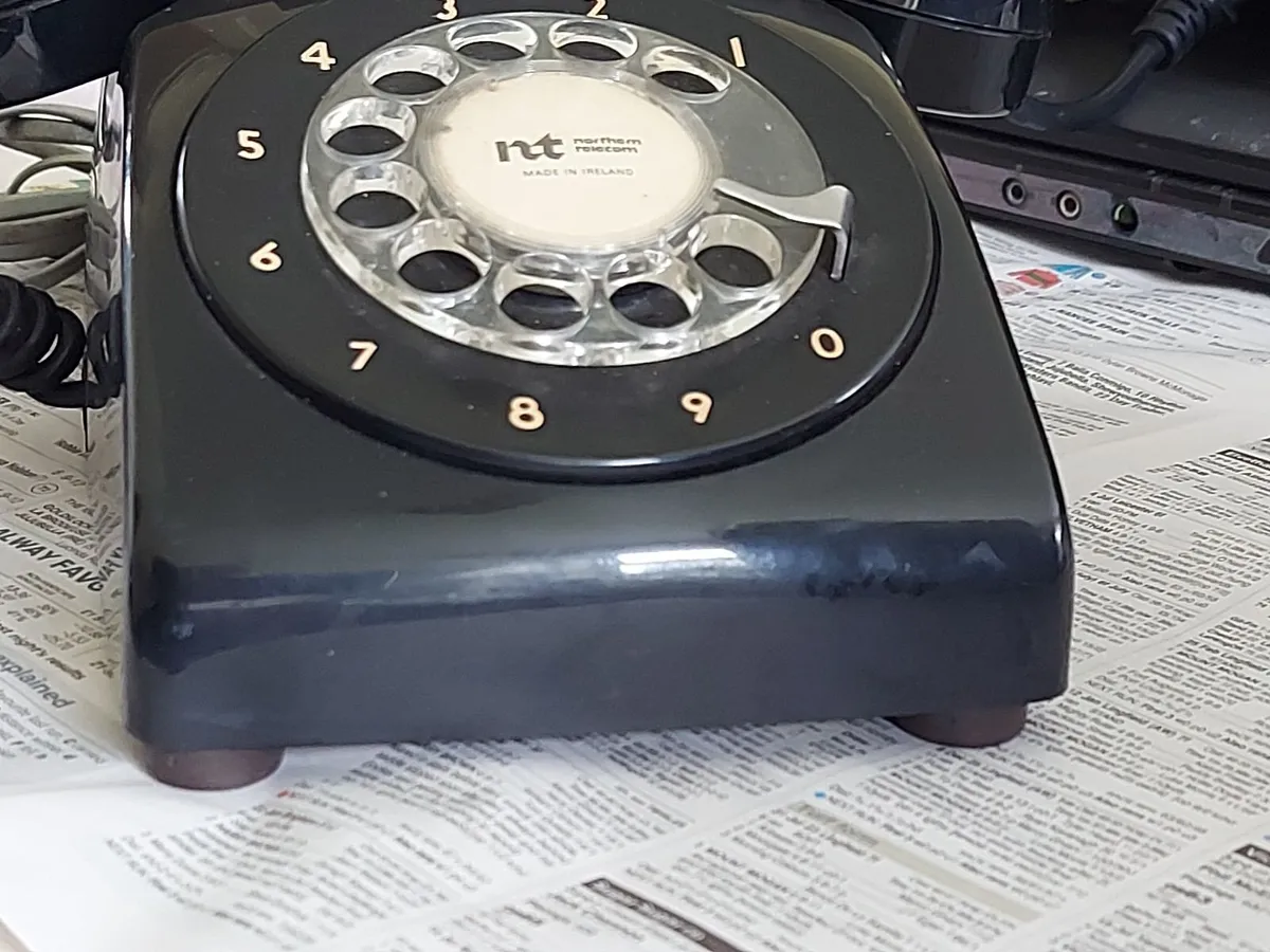 Vintage Northern Telecom Landline Phone in excelle - Image 4