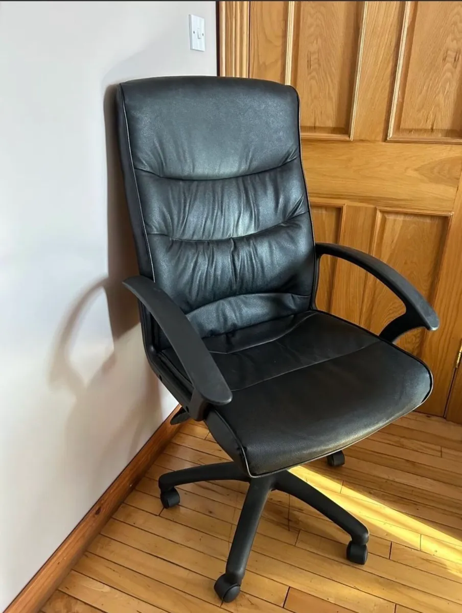 Black Executive Office Chair - Image 3