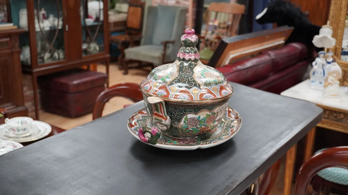 Japanese Satsuma-Style Lidded Bowl with Tray - Image 2