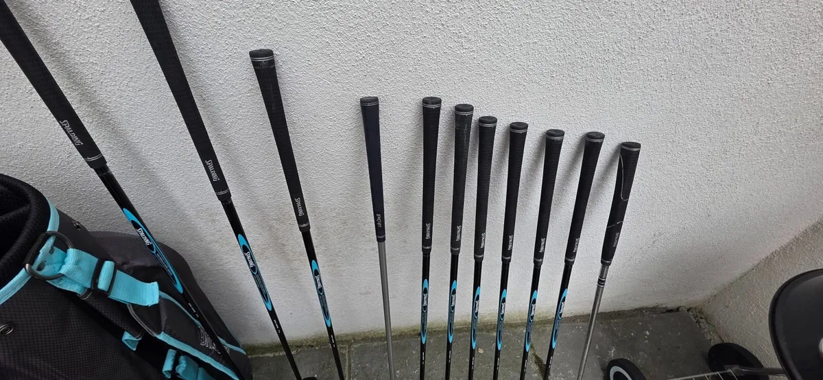 Golf clubs and bags - Image 2