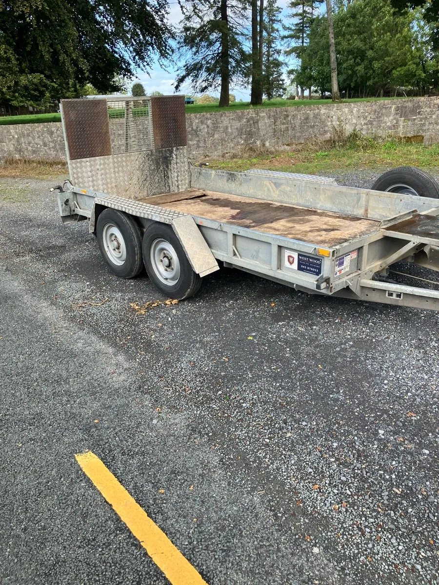 Trailers - Image 1