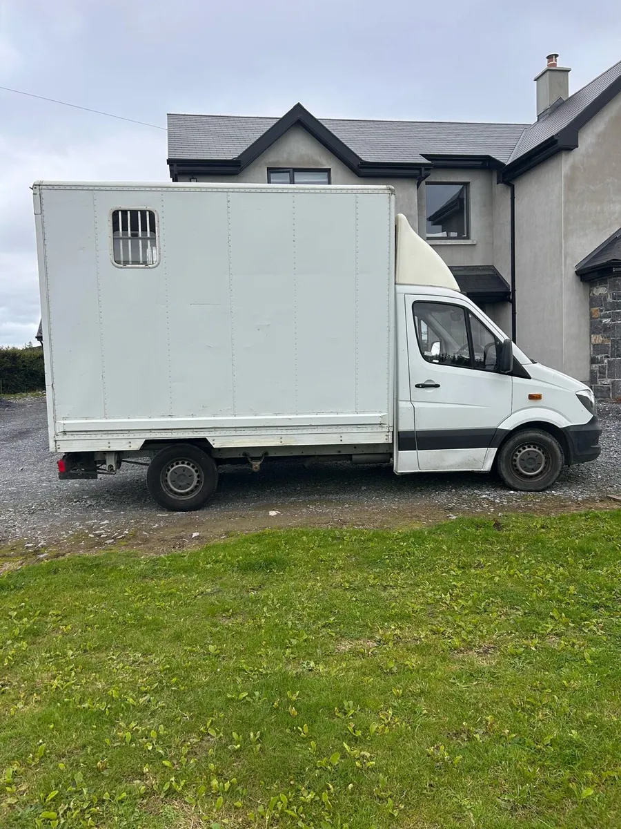 Mercedes 2 box - Image 1