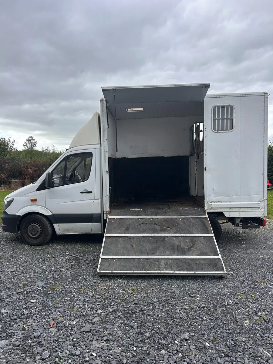 Mercedes 2 box - Image 2