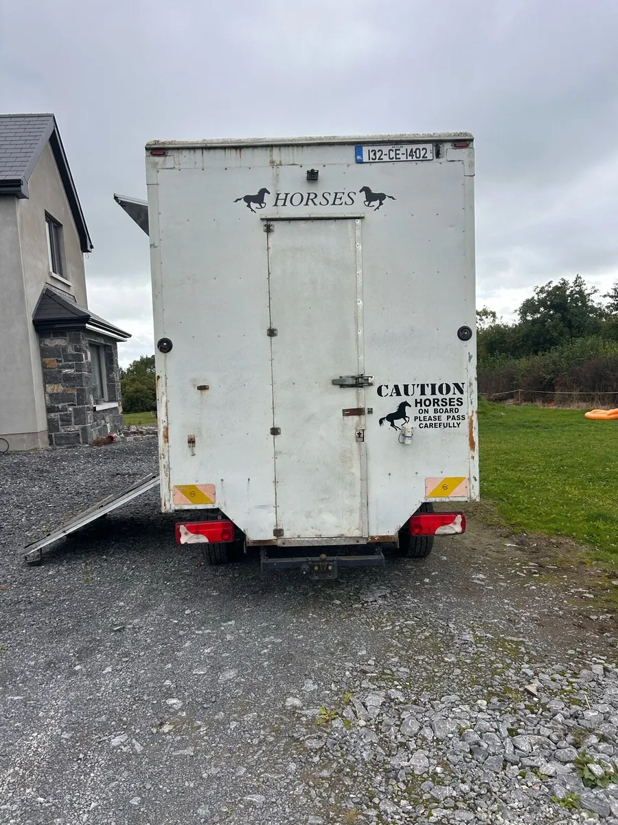 Mercedes 2 box - Image 4