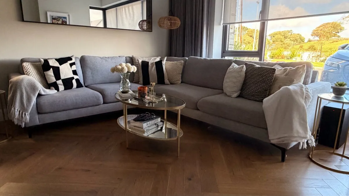 5 seater corner sofa (right-hand facing) - Image 1