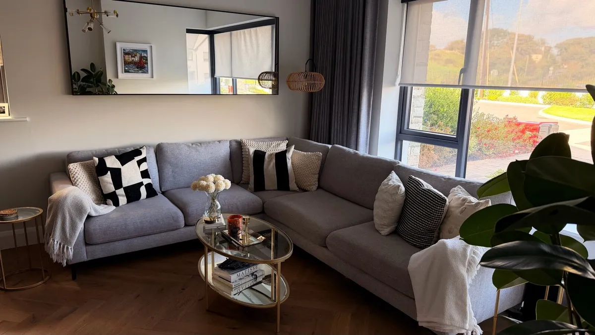 5 seater corner sofa (right-hand facing) - Image 4