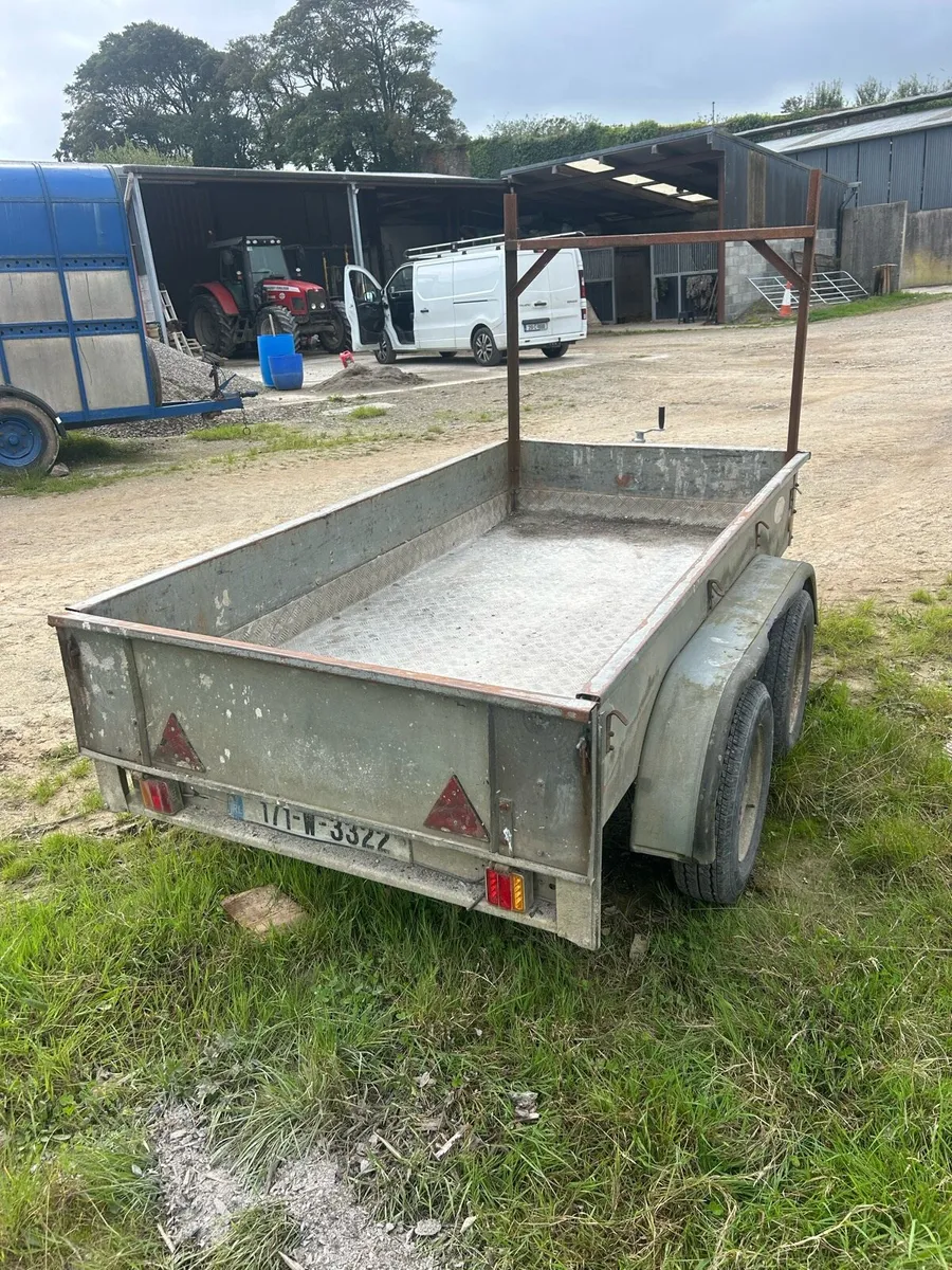 Trailer - Image 1
