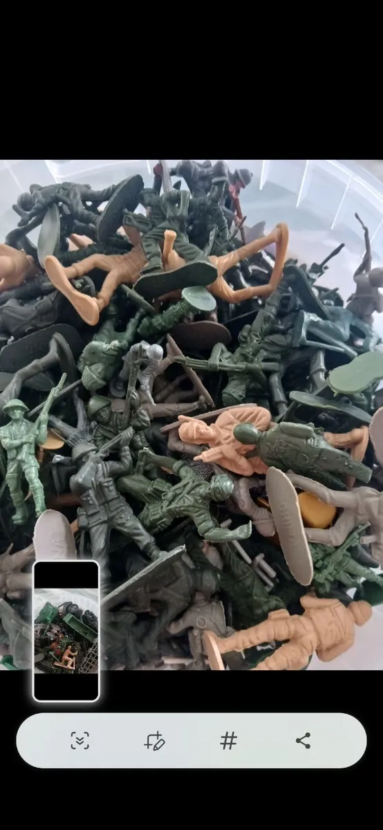 Army toy  soldiers etc in two tubs - Image 4