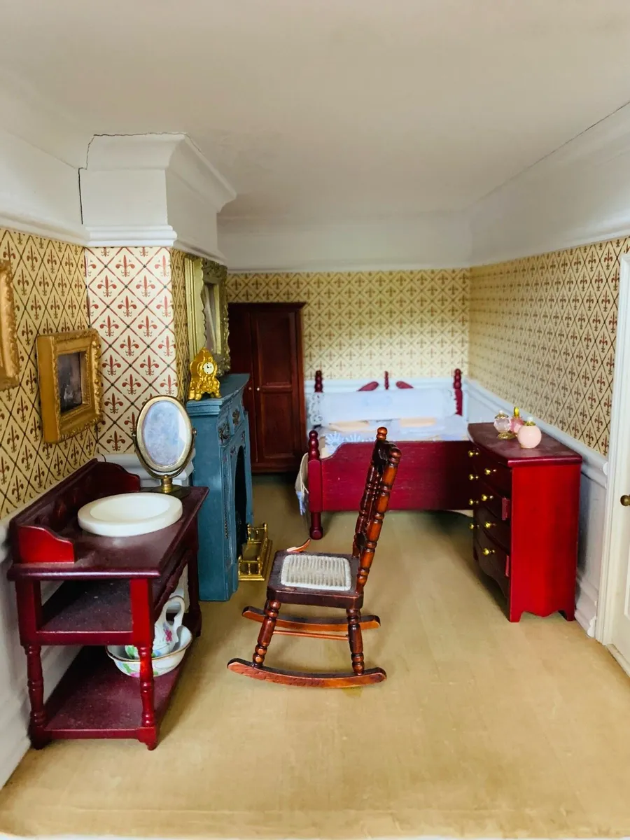 Georgian style dolls house - Image 3