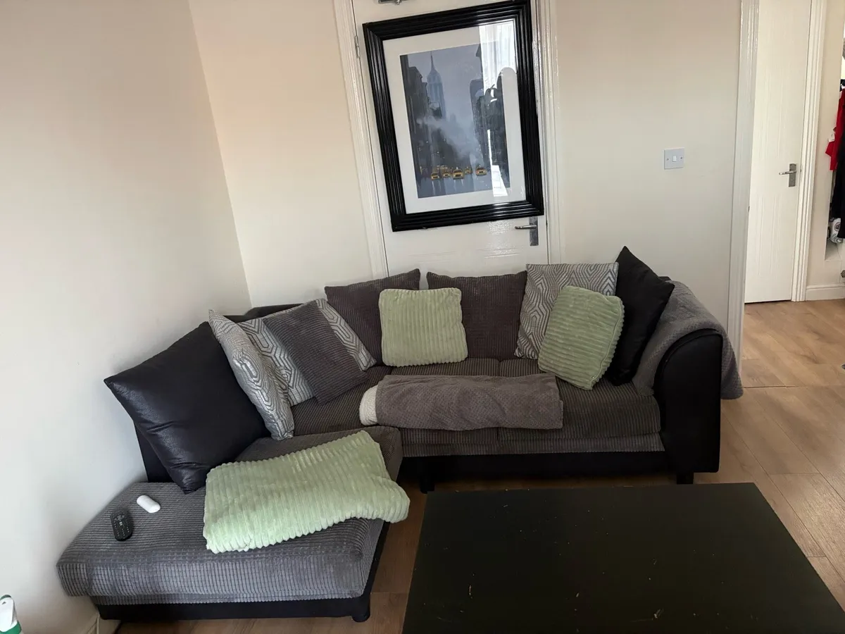 Couch - Image 3
