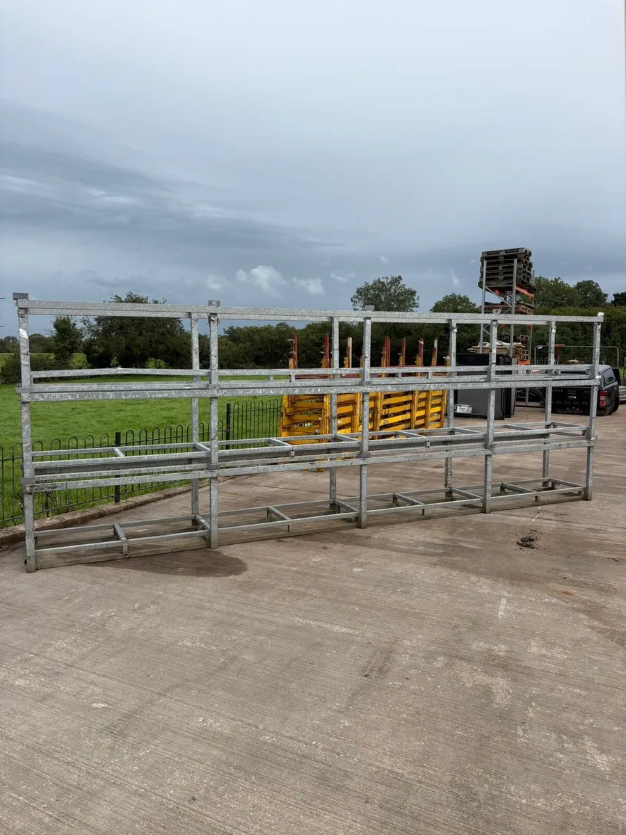 Stillages gate estate railing - Image 2