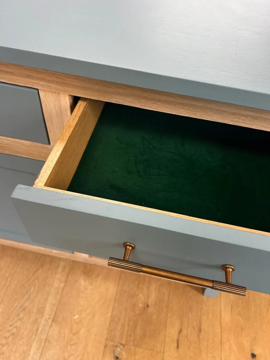 Oak sideboard/ cabinet / dresser - Image 4