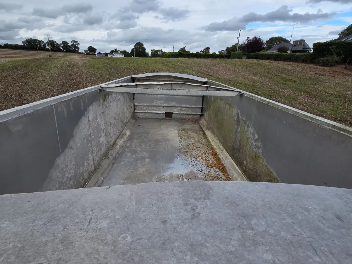 Stewart Grain trailer - Image 3