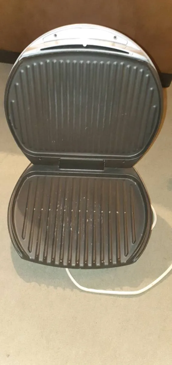 Large George Foreman Health Grill with Drip Tray - - Image 3