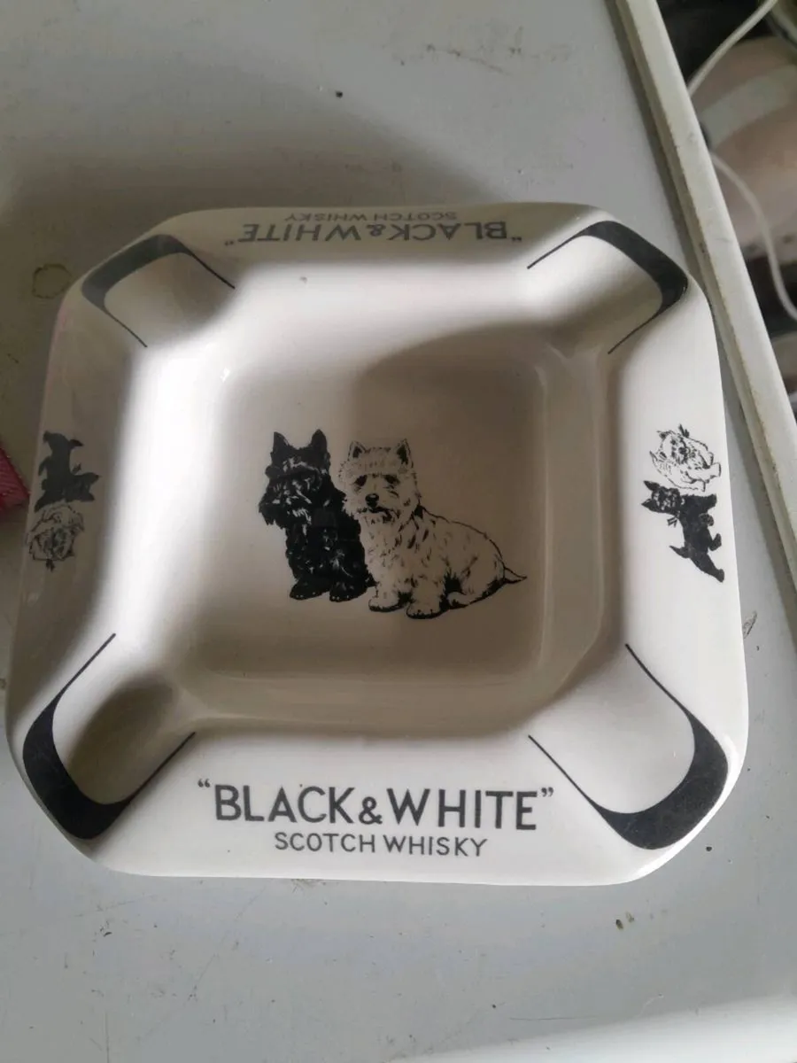 Vintage  black and white scoth whisky ashtray - Image 1