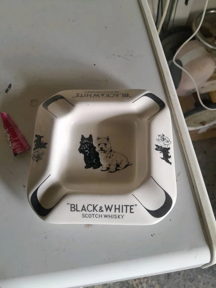 Vintage  black and white scoth whisky ashtray - Image 3
