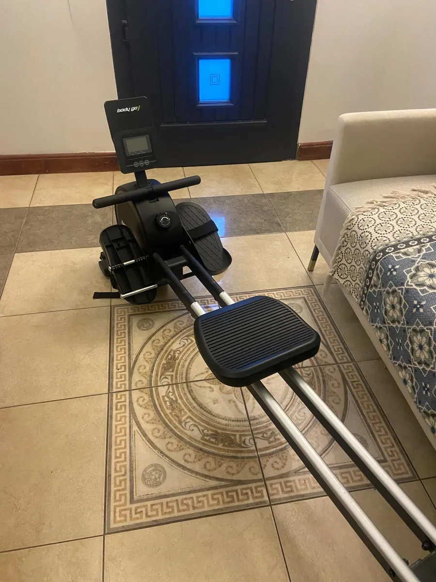 Rowing machine - Image 1