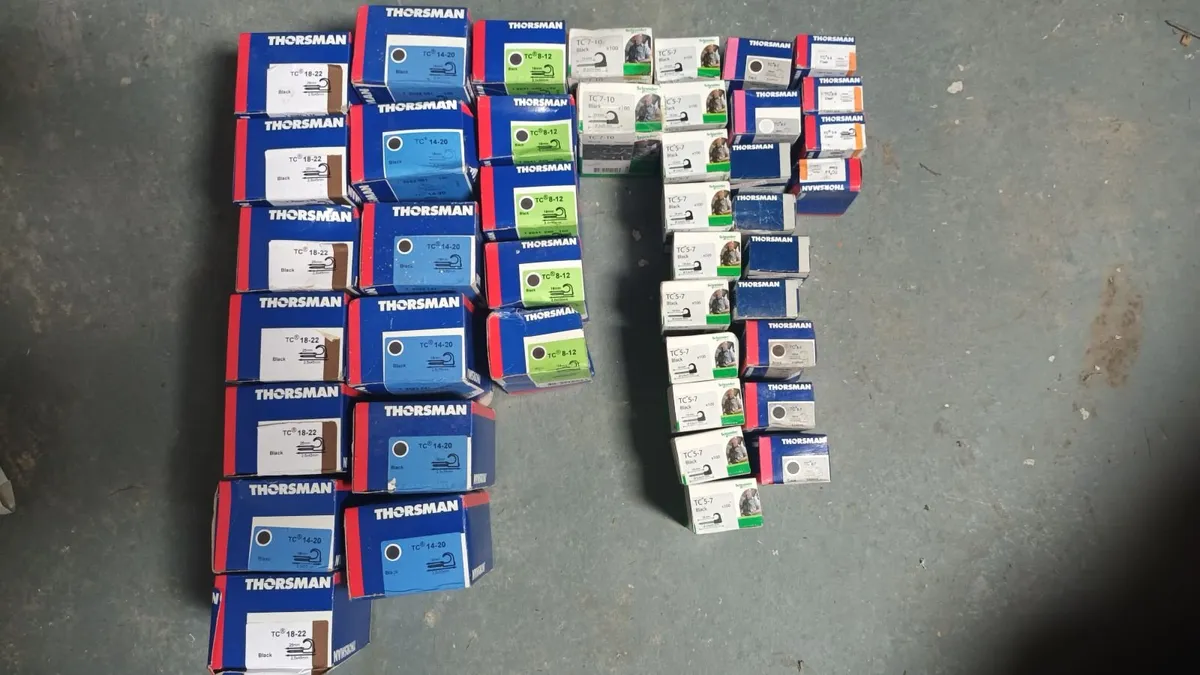 Cable clips