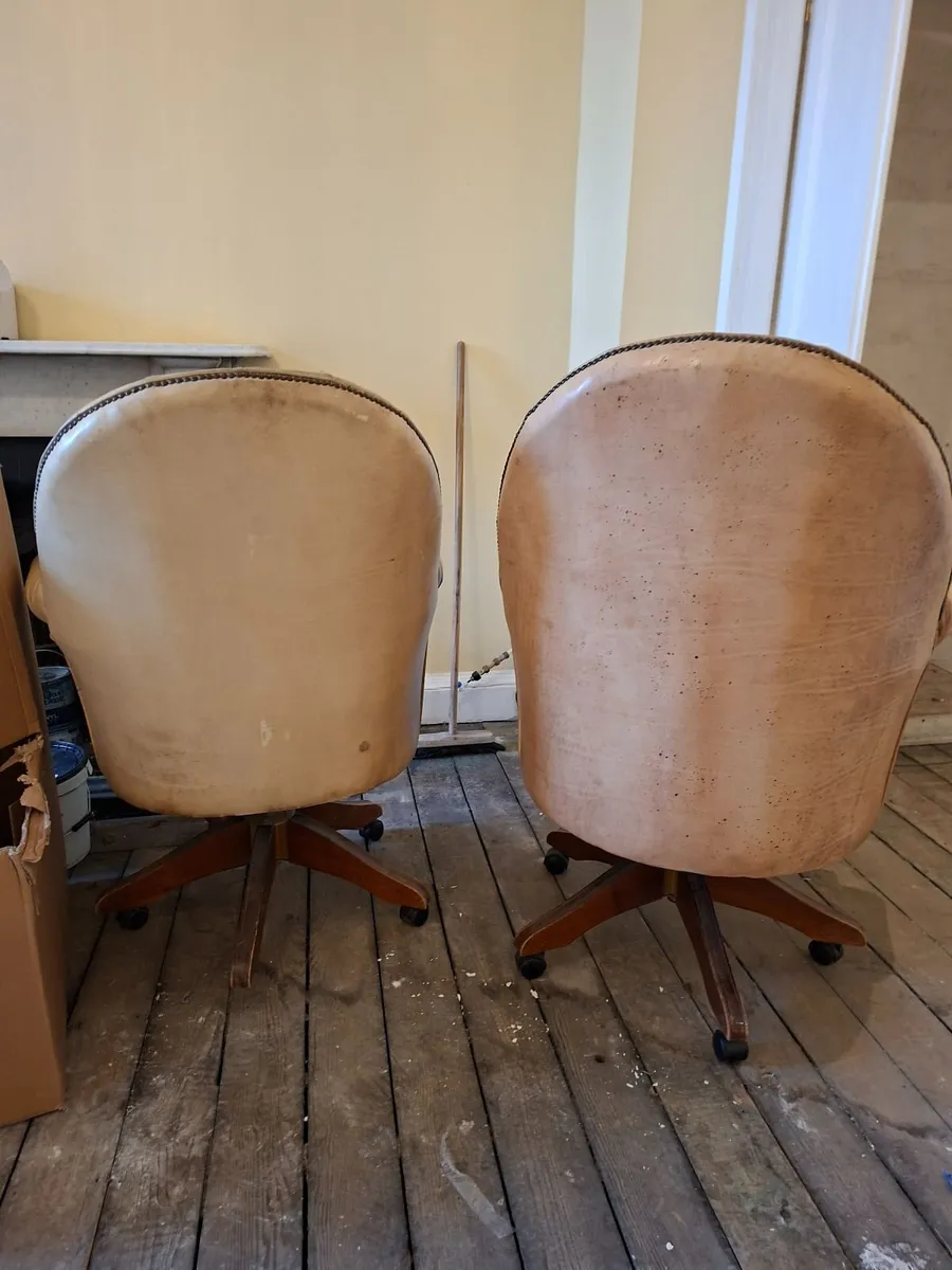 Pair of Vintage Leather Chesterfield-Style Swivel - Image 4