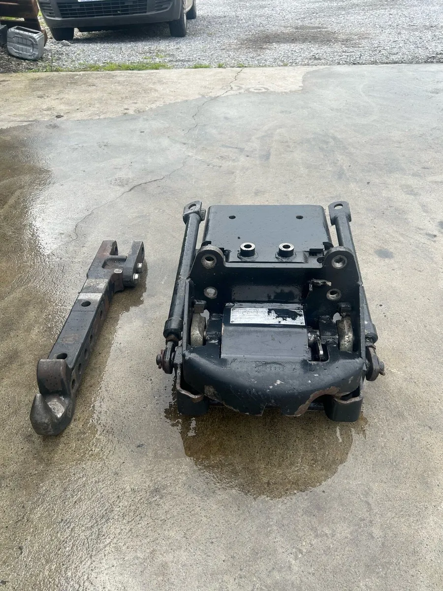New Holland Tm hitch - Image 1