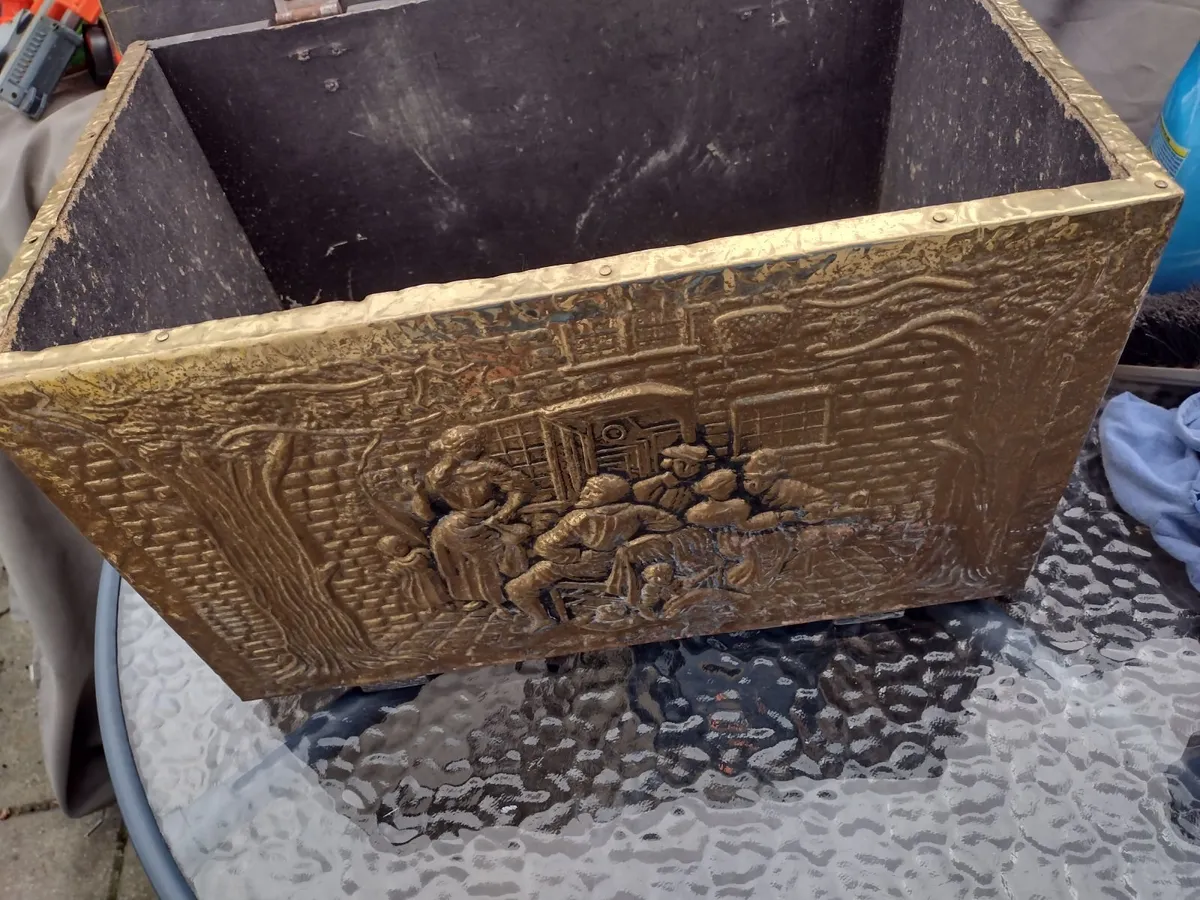 Antique brass/ wooden fire box - Image 4
