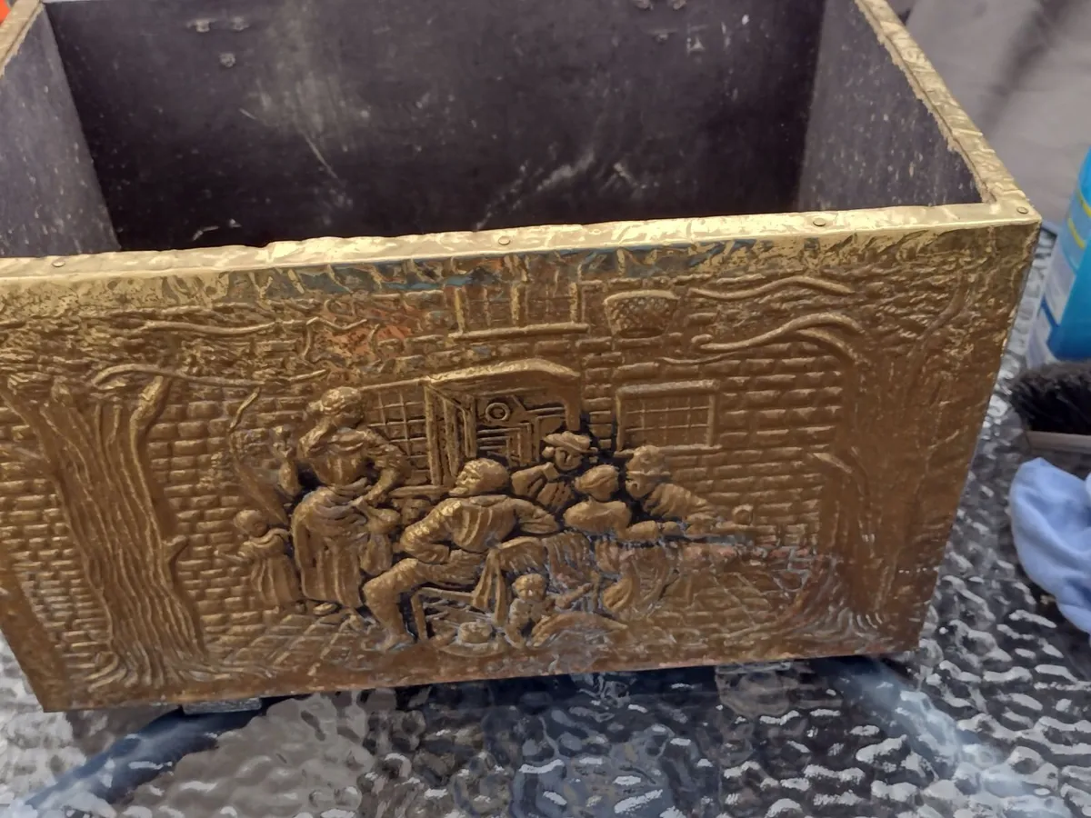 Antique brass/ wooden fire box - Image 3