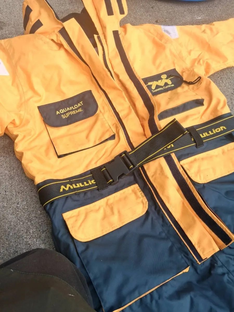 Mullion Aquafloat Supreme offshore drysuit. - Image 2