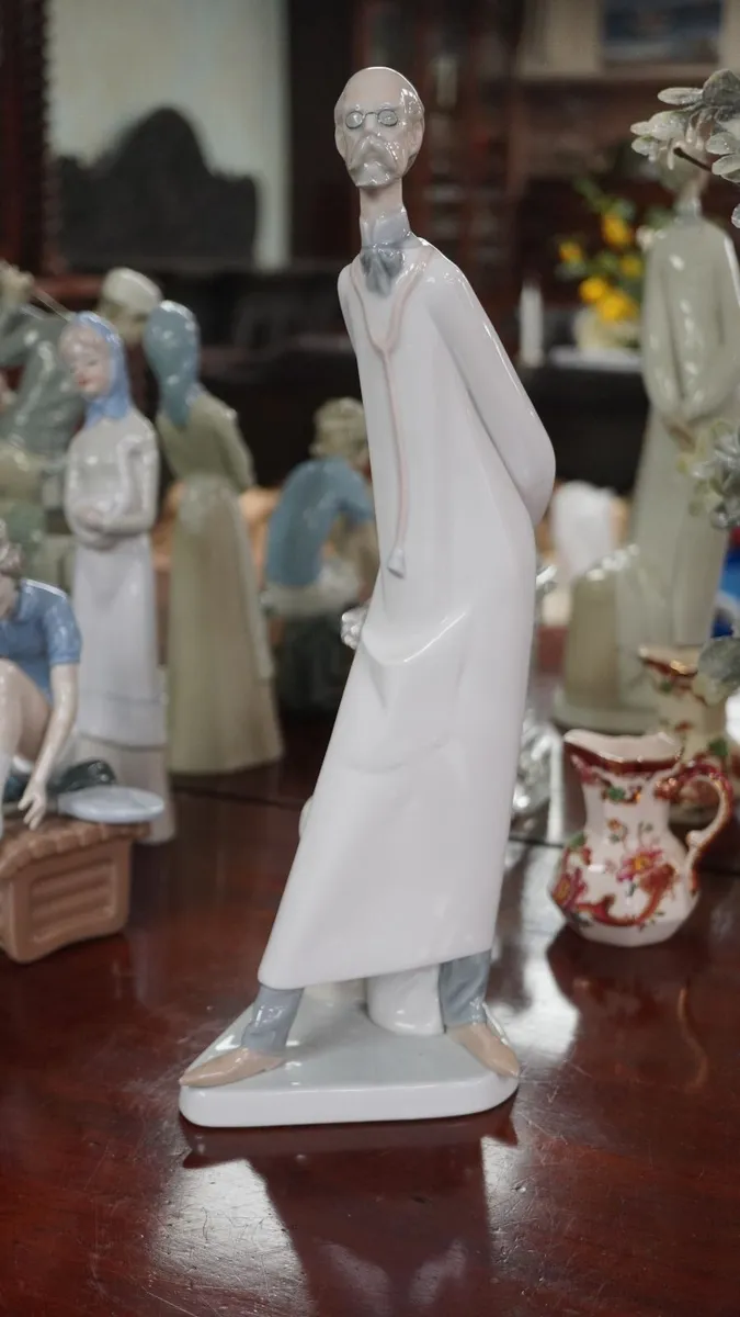 Lladro The Doctor / Professor Porcelain Figurine - Image 1