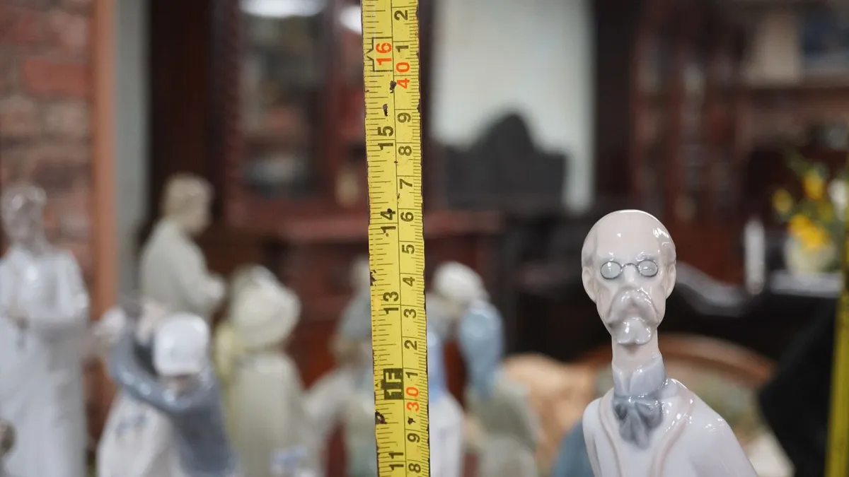 Lladro The Doctor / Professor Porcelain Figurine - Image 4