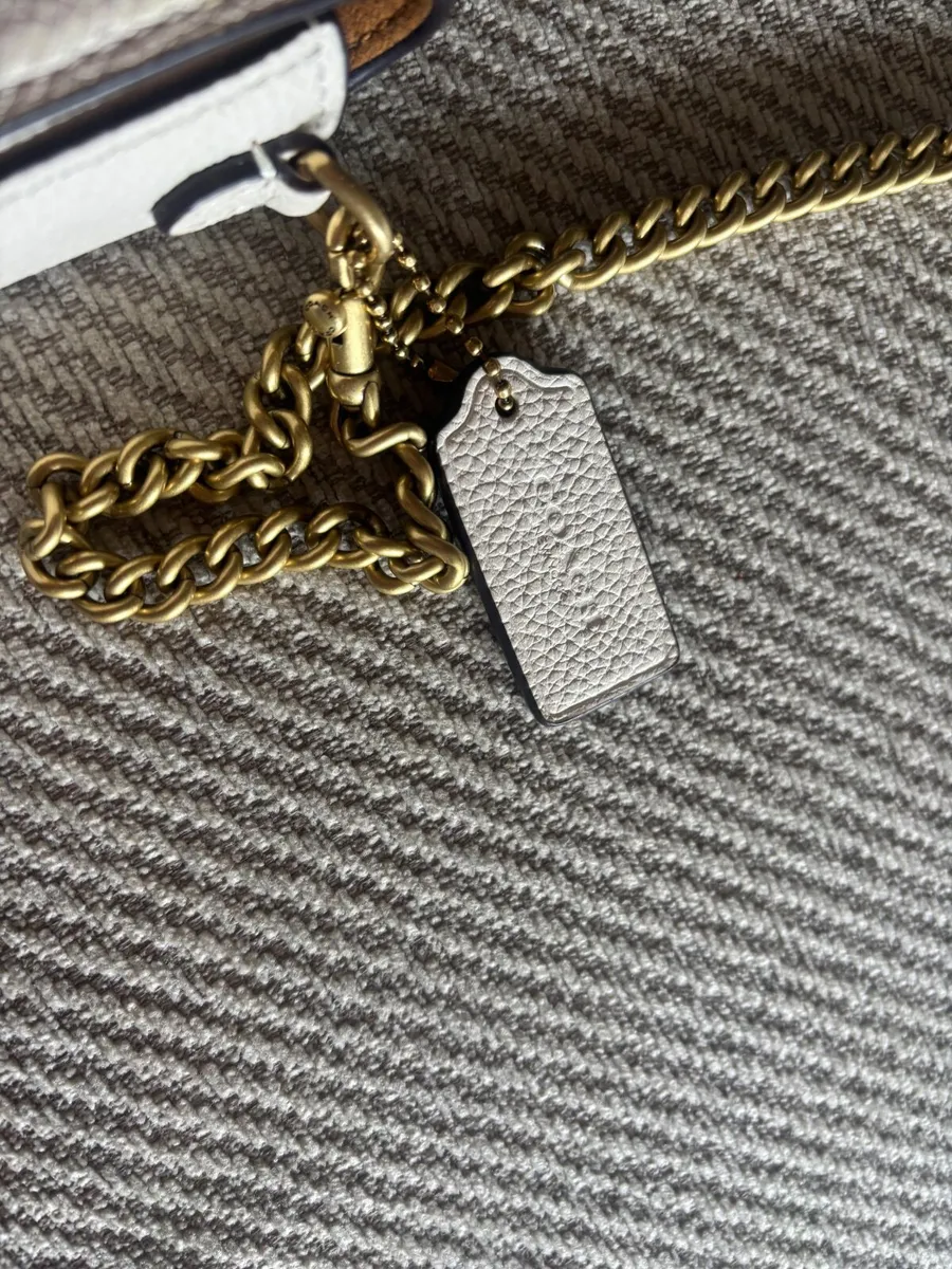 Ladies Genuine Coach Handbag - Image 4