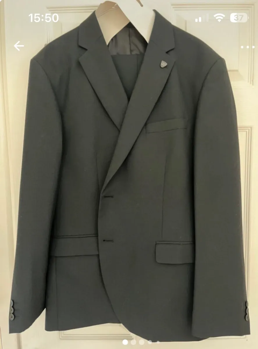 Men’s black suit - Image 1